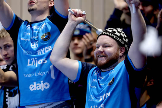 Kalmarsunds supporter jublar