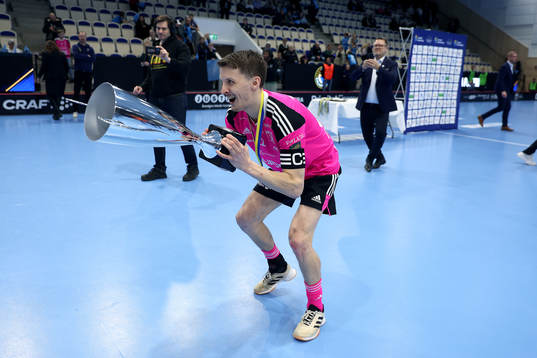 Faluns Lagkapten Emil Johansson jublar