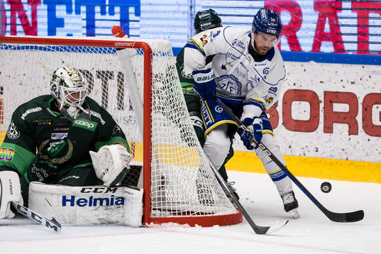 Färjestads målvakt Matthew Tomkins och Leksands Oskar Lang
