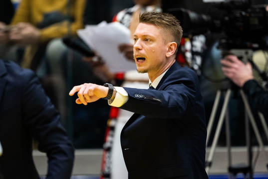 Head coach Joakim Källman of Sweden