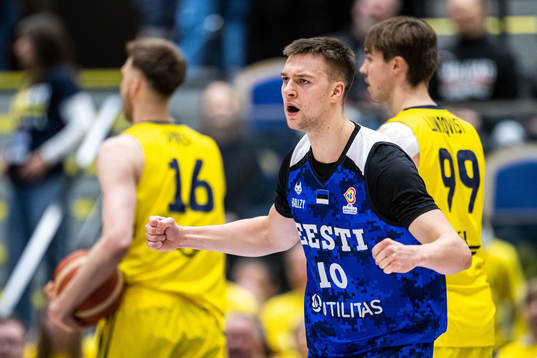 Hugo Toom of Estonia celebrates