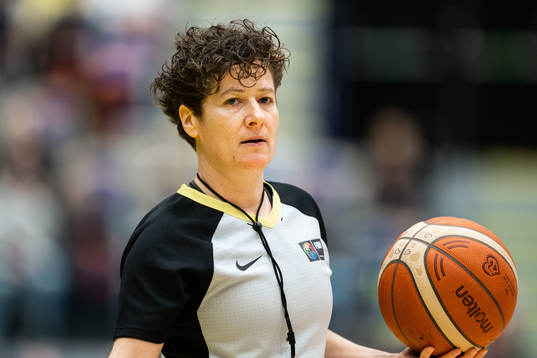 Referee Özlem Yalman