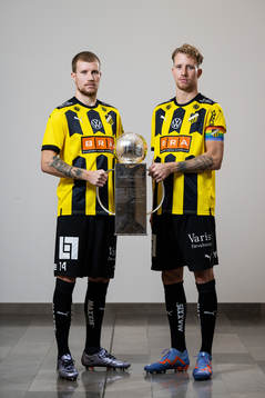Simon Gustafson och Samuel Gustafson med Lennart Johanssons