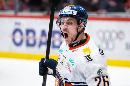 Växjös Joel Kellman jublar