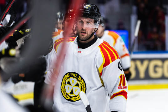Brynäs Johan Larsson jublar