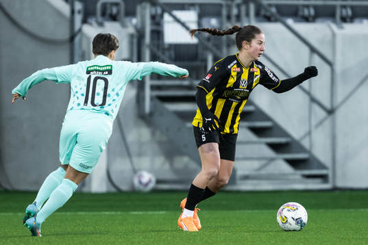 Jitex Ema Paljevic och Häckens Ruby Grant
