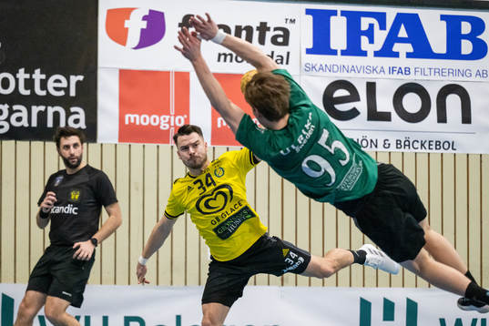 Sävehofs Sebastian Karlsson och Önnereds Pelle Segertoft