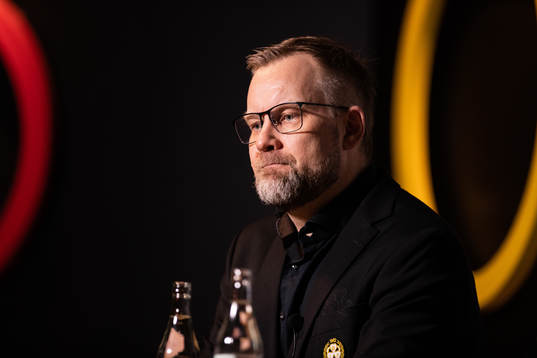 Brynäs tränare Mikko Manner deppar