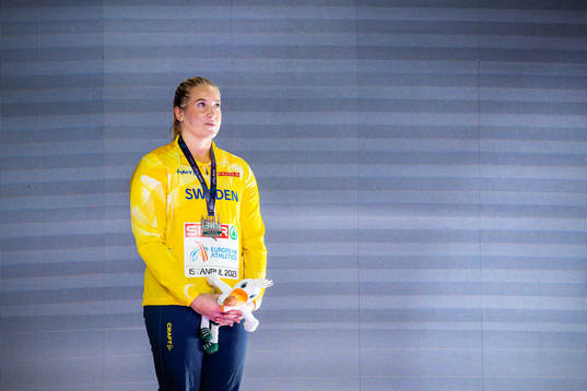 Fanny Roos of Sweden at the medal ceremony for women’s