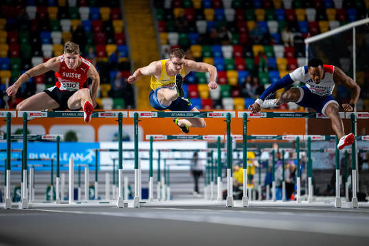 Finley Gaio of Switzerland and Max Hrelja of Sweden