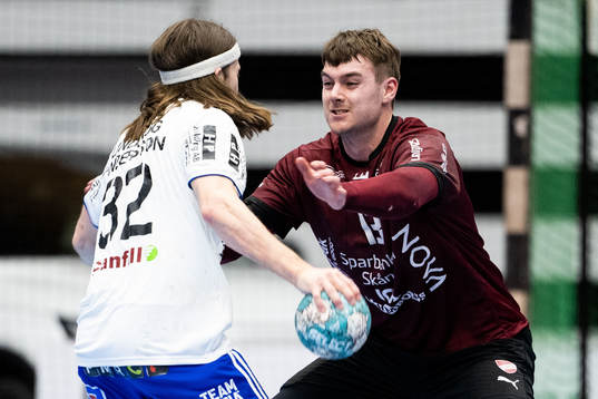 Ystad IFs Julius Lindskog Andersson och Lugis Adrian