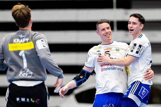 Ystad IFs Kim Andersson och Ebbe Stankiewicz jublar