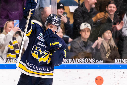 HV71s André Petersson jublar