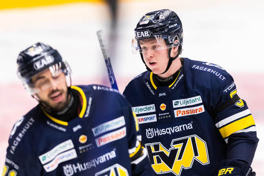 HV71s Victor Sjöholm deppar