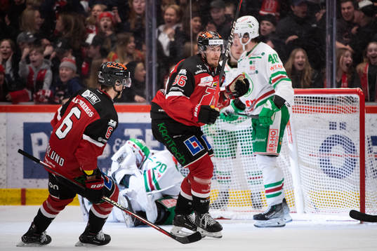 Örebros Filip Berglund och Emil Larsson jublar