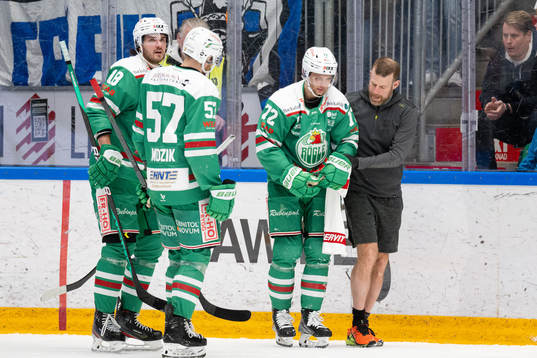 Rögles Daniel Zaar har ont