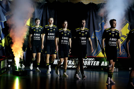 AIK intro innan innebandymatchen i herrarnas sista SSL