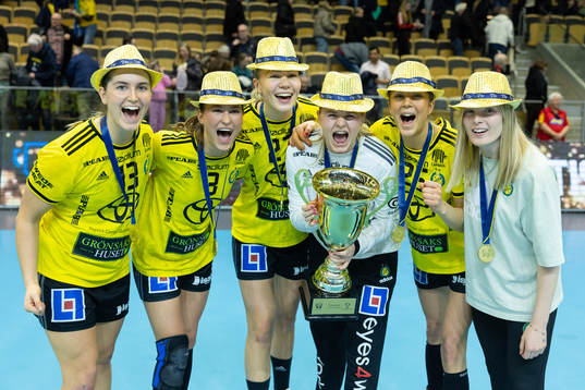 Sävehofs Irma Kocanovic, Stella Huselius, Thea Kylberg,