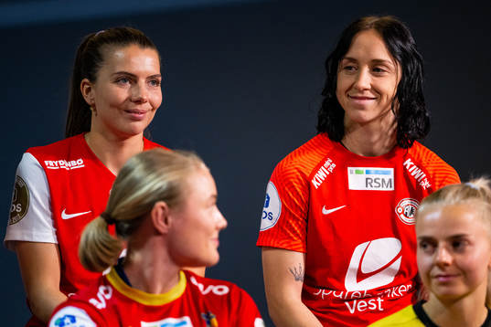 Cecilie Redisch Kvamme of Brann and Miljana Ivanović of