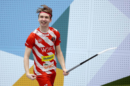 Pixbos Fabian Lindbäck jublar
