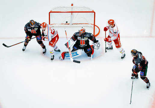 Timrås Jonathan Dahlén och Anton Lander vid 3-2 målet