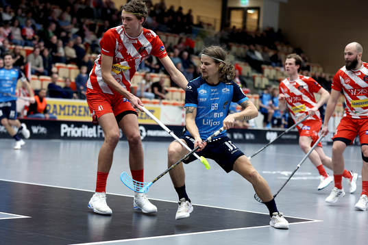 Pixbos Benjamin Schill och Kalmarsunds Kevin Björkström