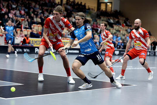 Pixbos Benjamin Schill och Kalmarsunds Kevin Björkström