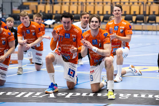 IFK Kristianstads Zoran Bozic och Anton Hallbäck jublar