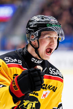 Luleås Jonas Berglund jublar