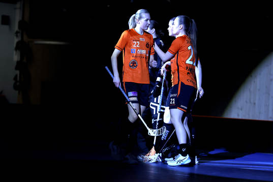 Rönnby innan kvartsfinal tre i damernas SSL mellan Rönnby