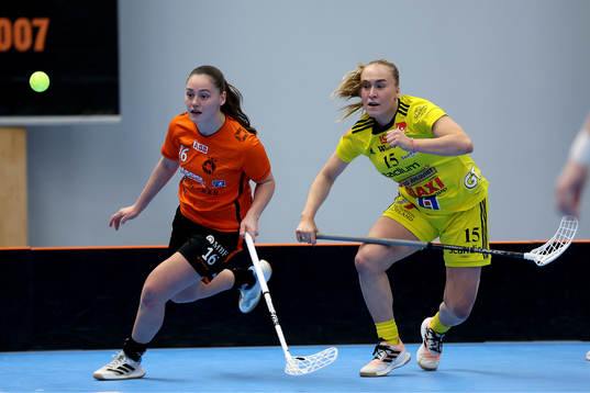 Rönbys Wilma Johansson och Endres Ellen Berglund