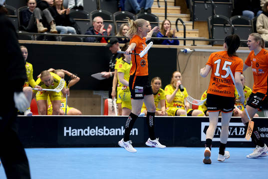 Rönbys Jonna Sjöberg kvitterar till 1-1