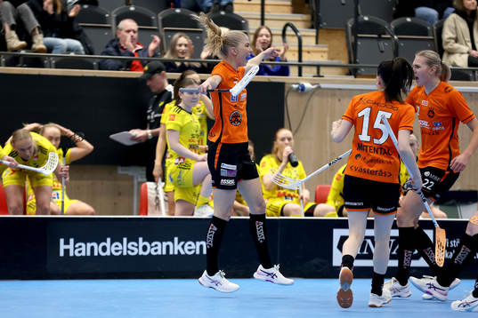 Rönbys Jonna Sjöberg kvitterar till 1-1