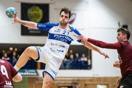 Redbergslids Vasko Sevaljevic och Lugis Adrian Hesslekrans