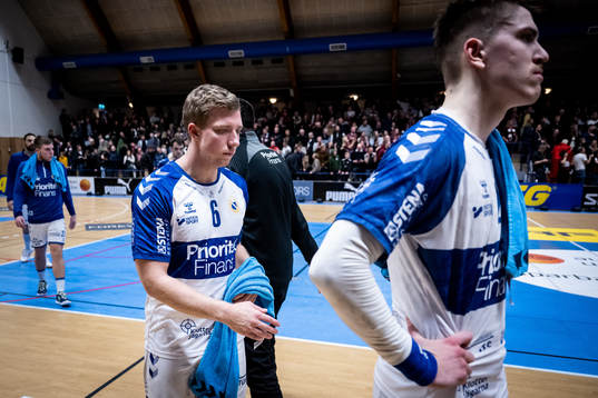 Redbergslids Anton Gustafsson och Oskar Joelsson deppar
