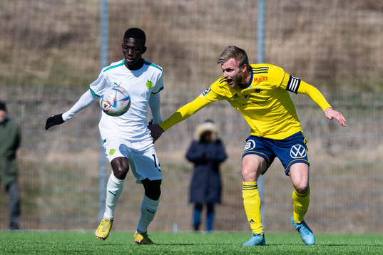 Ängelholms Vilgot Carlsson och Olympic Mamadou Ousmane