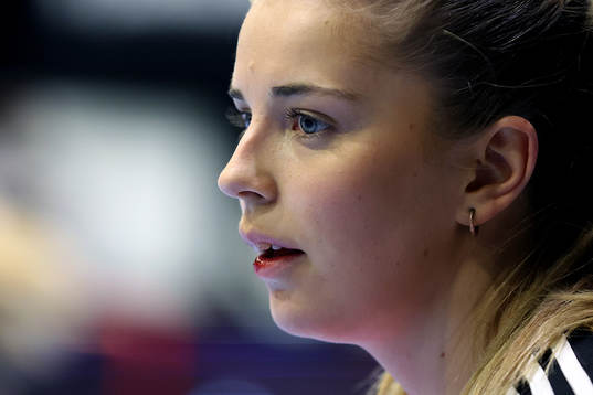 Faluns lagkapten Moa Gustafsson fick slag på läppen