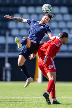 Utsiktens Allan Mohideen och Skövde AIKs Emil Bellander