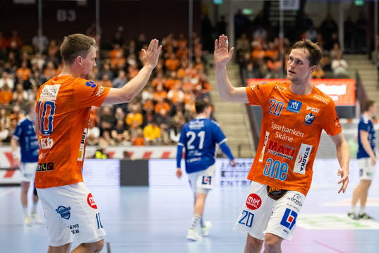 IFK Kristianstads Matias Jepsen och Emil Frend Öfors jublar