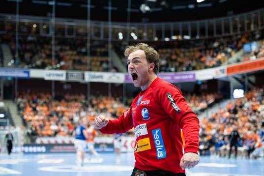 IFK Kristianstads målvakt Gustaf Banke jublar