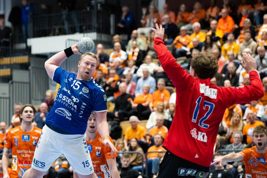 Aranäs Viktor Rhodin mot IFK Kristianstads målvakt Gustaf