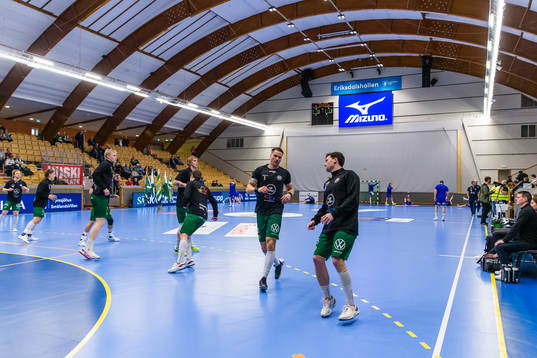 Hammarbys spelare värmer upp