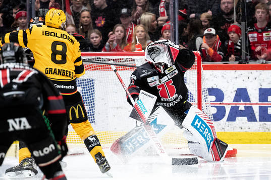 Örebros målvakt Jhonas Enroth