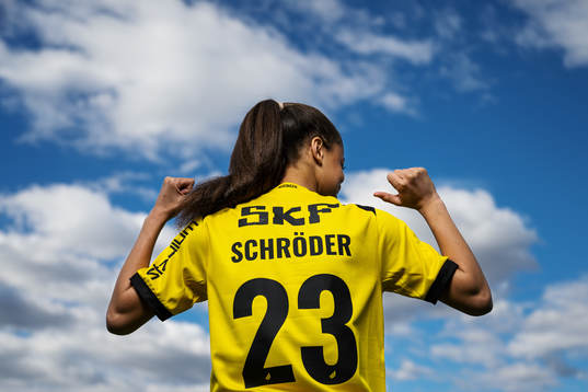 Häckens Felicia Schröder