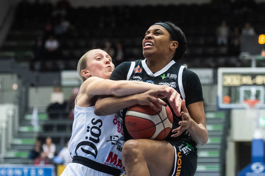 Östersunds Anna Lundquist och Luleås Bria Goss