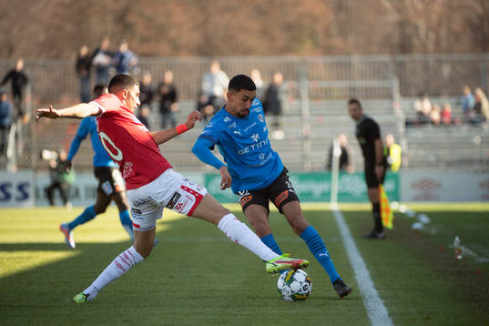 Degerfors Elyas Bouzaiene och Halmstads Amir Al-Ammari