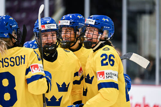 Lina Ljungblom of Sweden celebrate with Mira Jungåker,