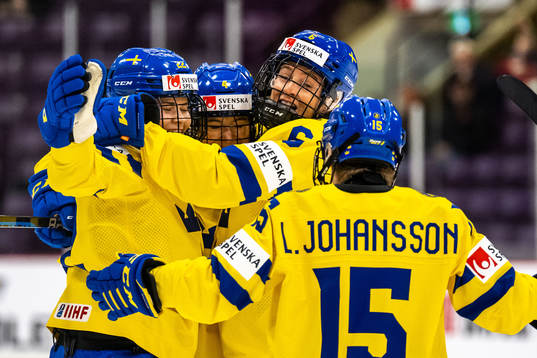 Hanna Thuvik, Linnéa Andersson and Josefine Holmgren of