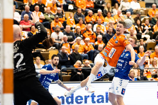 IFK Kristianstads Matias Jepsen mot Aranäs målvakt Daniel