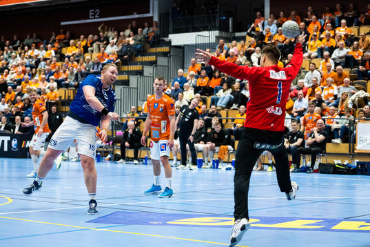 Aranäs Viktor Rhodin  mot IFK Kristianstads målvakt Espen